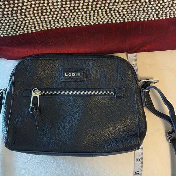 Lodis CHARLOTTE Black genuine pebble leather Crossbody Bag zipper closure - Picture 13 of 14